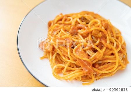 トマトとニンニクのパスタ トマトとニンニクのパスタ 90562638