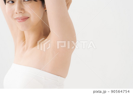 ビューティー　女性　脇の下 90564754