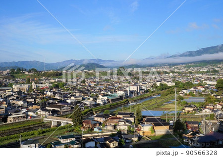 飯田市街の町並みと層雲【長野県飯田市】 飯田市街の町並みと層雲【長野県飯田市】 90566328