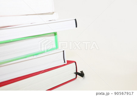 色々調べていたらいつの間にか積み上がってしまった本の山 色々調べていたらいつの間にか積み上がってしまった本の山 90567917