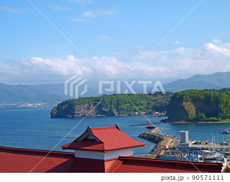 小樽　高島岬日和山灯台からの景色 90571111