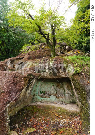 長岡百穴古墳　長岡百穴　仏像 90571868