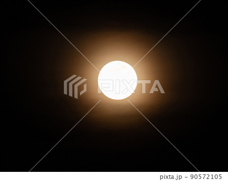 満月　フラワームーン　2020年5月7日　日本 90572105