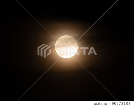 満月　フラワームーン　2020年5月7日　日本 90572108