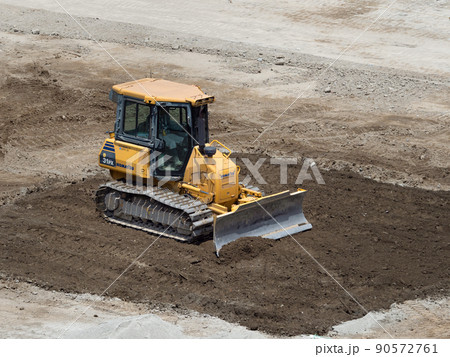 工事現場のブルドーザー 工事現場のブルドーザー 90572761
