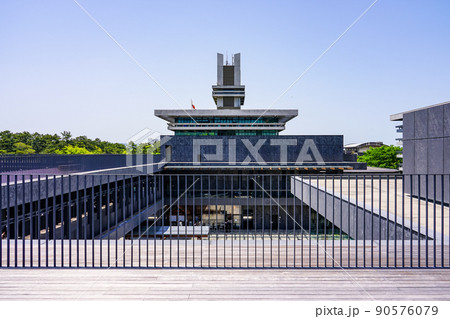 奈良公園バスターミナルの屋上広場から奈良県庁(奈良県奈良市) 奈良公園バスターミナルの屋上広場から奈良県庁(奈良県奈良市) 90576079