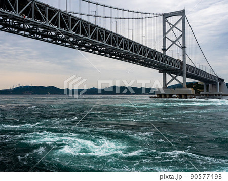 【淡路島】観光船から見た渦潮 90577493