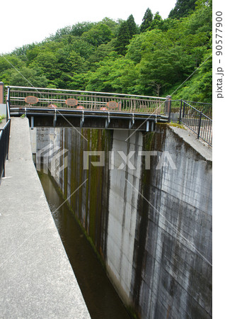 六月の大谷ダム 富山県黒部市 六月の大谷ダム 富山県黒部市 90577900