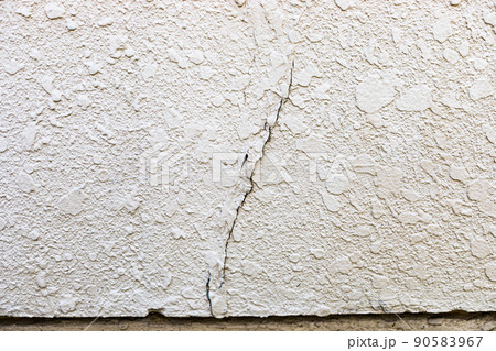 外壁の吹付けタイルのクラック補修 90583967