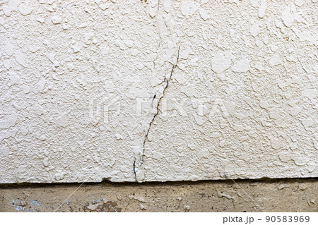 外壁の吹付けタイルのクラック補修 90583969