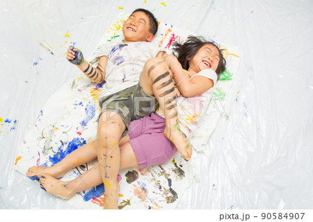 子供落書き遊び 子供落書き遊び 90584907