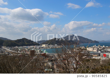 愛媛県宇和島市の史跡宇和島城跡 本丸より市の中心部を望む 愛媛県宇和島市の史跡宇和島城跡 本丸より市の中心部を望む 90585825