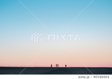 中田島砂丘　浜松　夕暮れ　 90586064