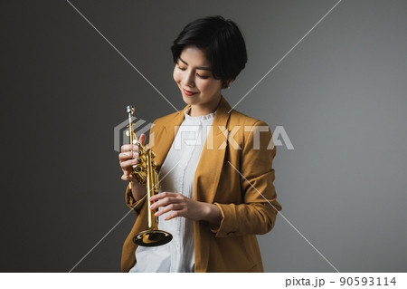 トランペット　女性 90593114
