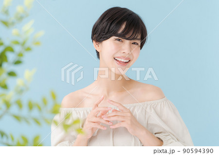 ビューティー　女性　ブラウス 90594390