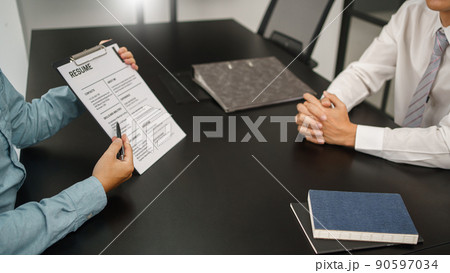 Recruitment concept, Male candidate explaining about profile and work experience to employer 90597034