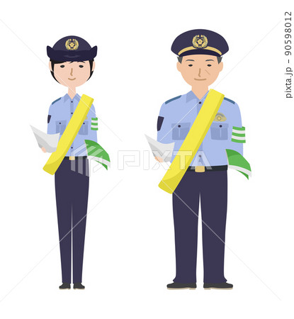 交通安全のたすきをかけてチラシを配っている夏服の警察官たち（文字なし） 90598012