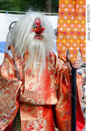 鹿児島県霧島市、鹿児島神宮の祭「隼人浜下り」で天狗のような「猿田彦 