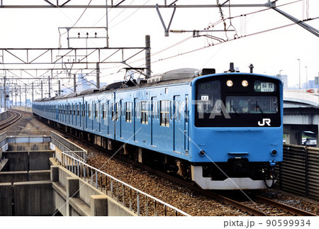 1998年 京葉線を走る201系快速電車10両の写真素材 [90599934