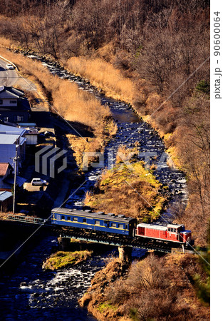 1998年　小海線を走るDD1611マヤ検 90600064