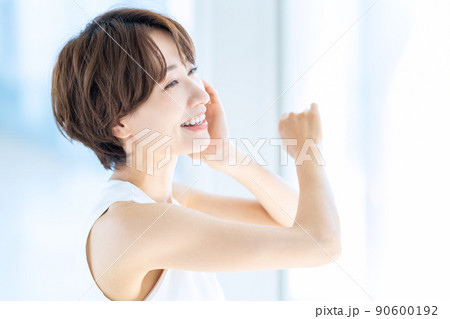 女性　ビューティー　美容　ミドル　スキンケア 90600192