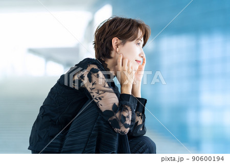 女性　ビューティー　美容　ミドル　スキンケア 90600194