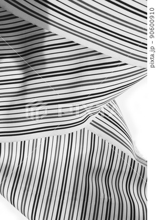 日本の帯。粋な横縞。締めると、様々な変化を見せる。 日本の帯。粋な横縞。締めると、様々な変化を見せる。 90600910