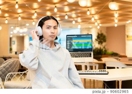 音楽クリエイター 90602965