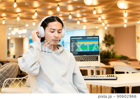 音楽クリエイター 音楽クリエイター 90602966