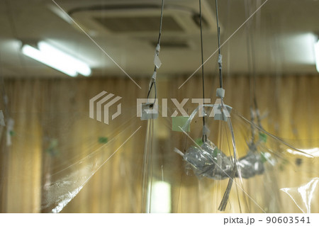 隔離病棟　隔離病室　パーテーション　感染症　コロナ隔離　隔離ベッド　陽性　濃厚接触者　病院　病室　 90603541