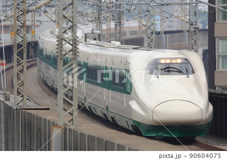 東北新幹線、上越新幹線40周年記念　200系カラー復刻E2系グリーンのラインの新幹線 90604075