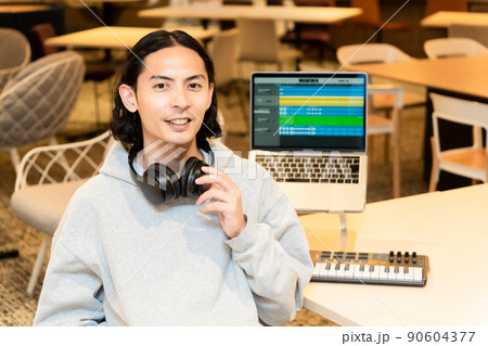 音楽クリエイター 音楽クリエイター 90604377