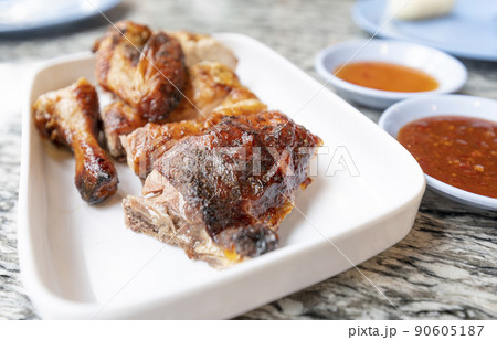 food and drink, grilled chicken on white plate 90605187