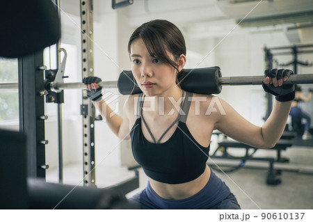 スポーツジム　トレーニング 90610137