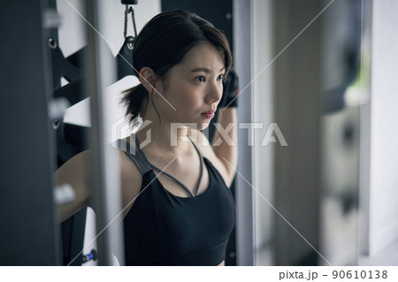 スポーツジム　トレーニング 90610138