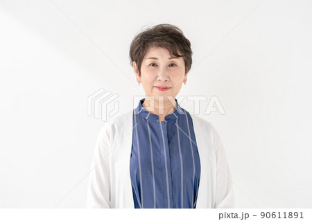 シニア　女性　ポートレート 90611891