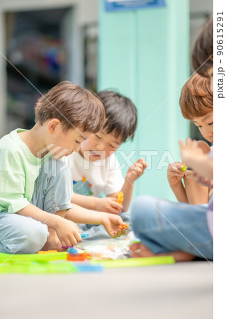子供 ライフスタイル おもちゃ 90615291