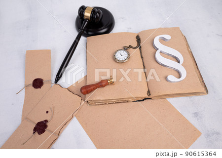 Notary's public pen and stamp on testament and last will. Notary public tools Notary's public pen and stamp on testament and last will. Notary public tools 90615364