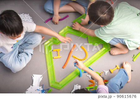 子供 ライフスタイル おもちゃ 90615676