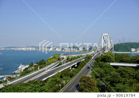 和布刈第二展望台から見る関門海峡と関門橋 90619784