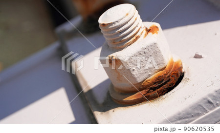 歩道橋のある風景<12>(歩道橋に使用されているナットとボルト) 歩道橋のある風景<12>(歩道橋に使用されているナットとボルト) 90620535