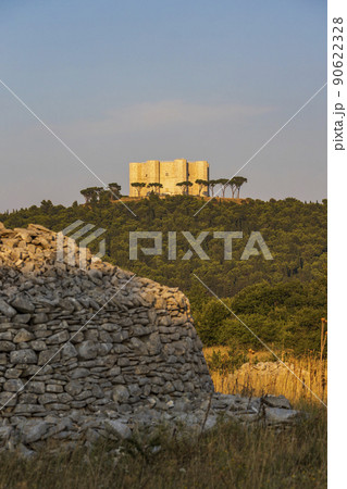 Castel del Monte, castle built in an octagonal shape by the Holy Roman Emperor Frederick II in the 13th century in Apulia region, Italy 90622328