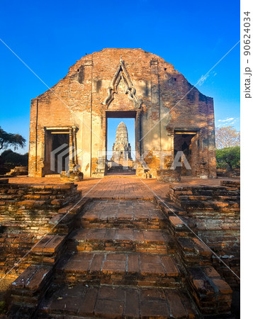 Wat Ratchaburana ruin temple in Ayutthaya Historical Park, Thailand 90624034