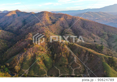 Ban Bon Na Viewpoint at sunrise with fog above Mae Chaem, Doi Inthanon national park, Chiang Mai 90624789