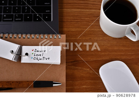 単語帳にService Level Objectiveと書かれている 90628978