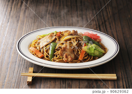 出来立ての具沢山ソース炊きそば 90629362