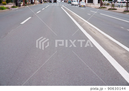 車道　2車線　ドライブ 90630144