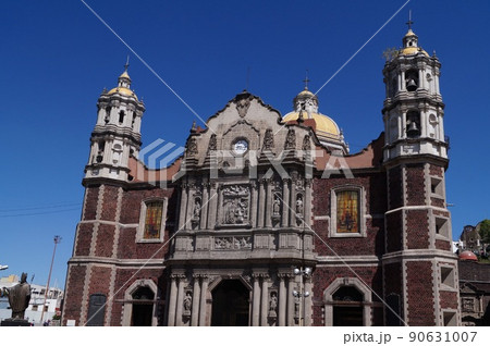メキシコ メキシコシティのグアダルーペ旧聖堂 90631007