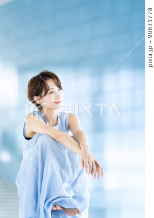 女性　ビューティー　美容　ミドル　スキンケア 90631778