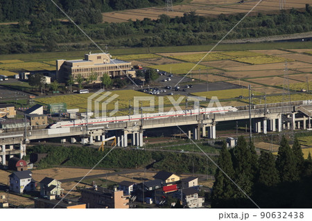 秋の南魚沼を行く、East-i(電気軌道総合試験車) 秋の南魚沼を行く、East-i(電気軌道総合試験車) 90632438